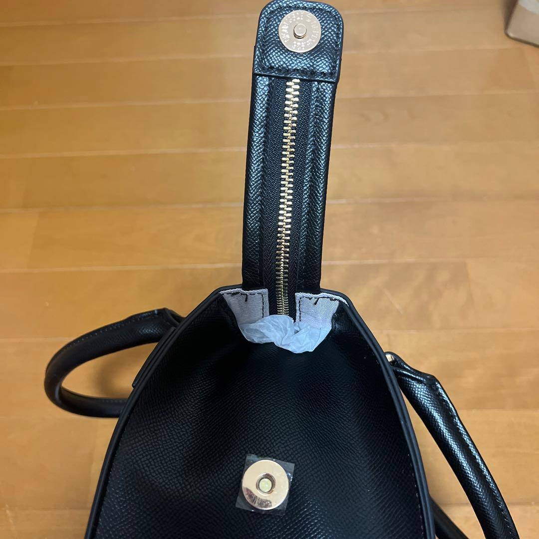 ナチュラルビューティーエレナ　リュック　ブラック