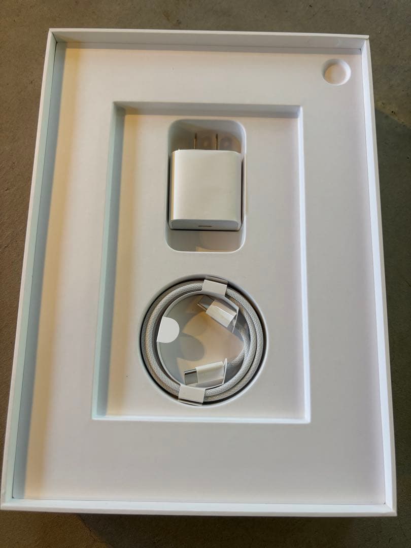 iPad 第10世代　シルバー 本体　wifiモデル　64GBバッテリー100%