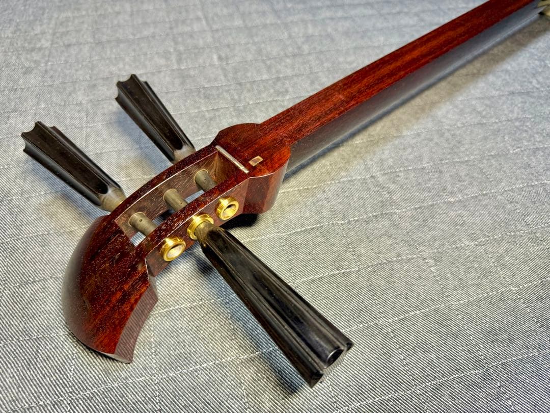 【極上玉杢】最高級 津軽三味線 金細 子持綾杉胴 超美品 トチ巻太棹 瘤杢 縮杢