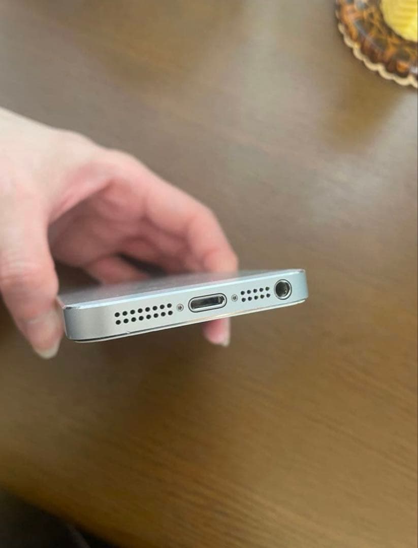 Phone5s 本体 美品　シルバー Apple スマホ　動作良好　エアドロ可