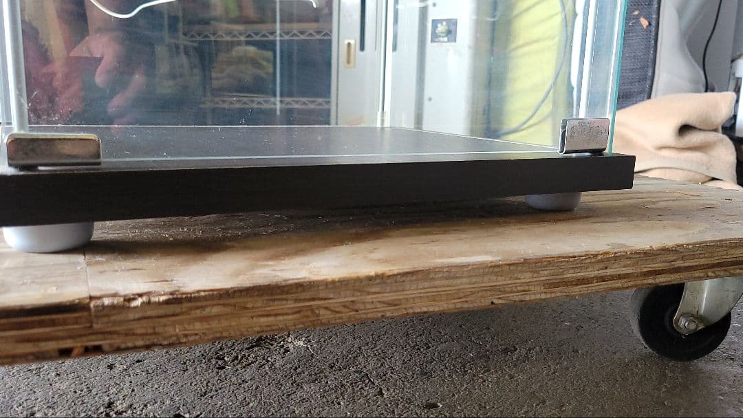 ひかる-引取限定！IKEA DETOLF ガラスショーケース 照明付