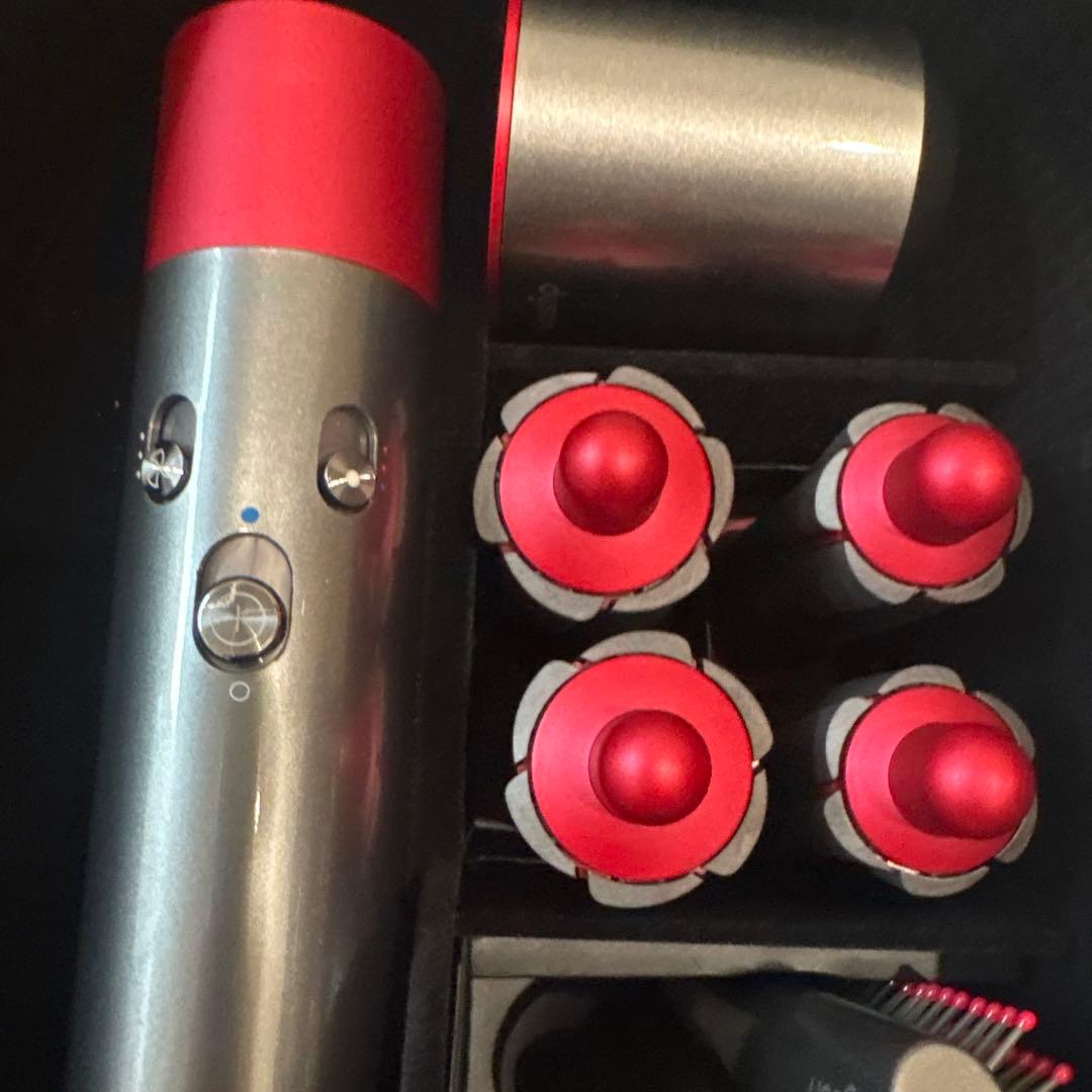 【動作確認済・美品】ダイソンドライヤー　RED