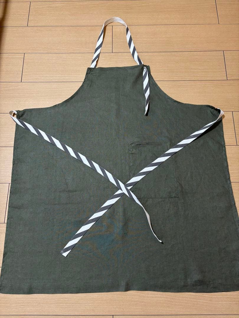 タキマキ　エプロン　カーキ