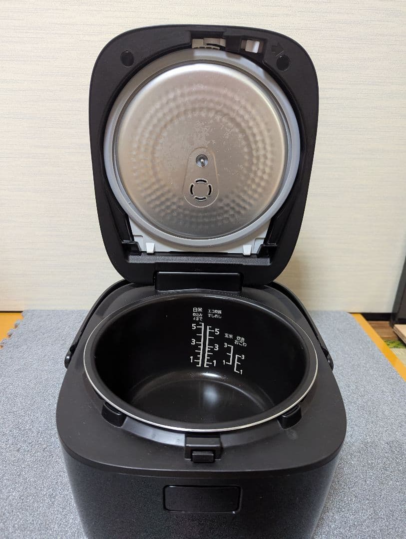 Panasonic　パナソニック SR-FE101 炊飯器 　2023年製　5合