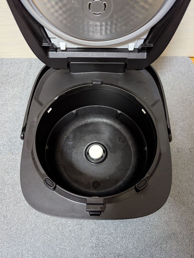 Panasonic　パナソニック SR-FE101 炊飯器 　2023年製　5合