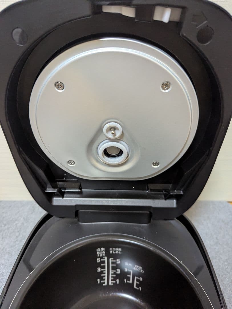 Panasonic　パナソニック SR-FE101 炊飯器 　2023年製　5合