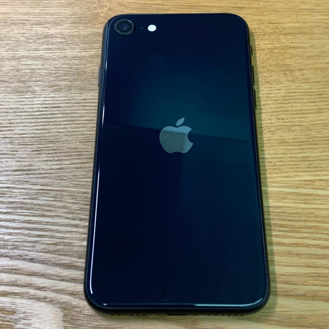 C5 超美品 SIMフリー iPhoneSE 第3世代 64GB おまけ付き