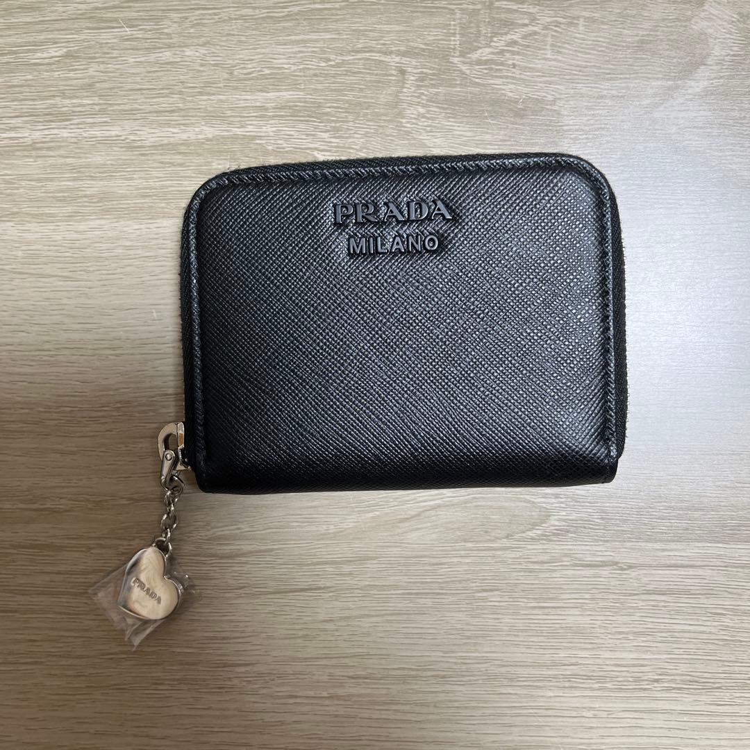 PRADA ブラック ケース