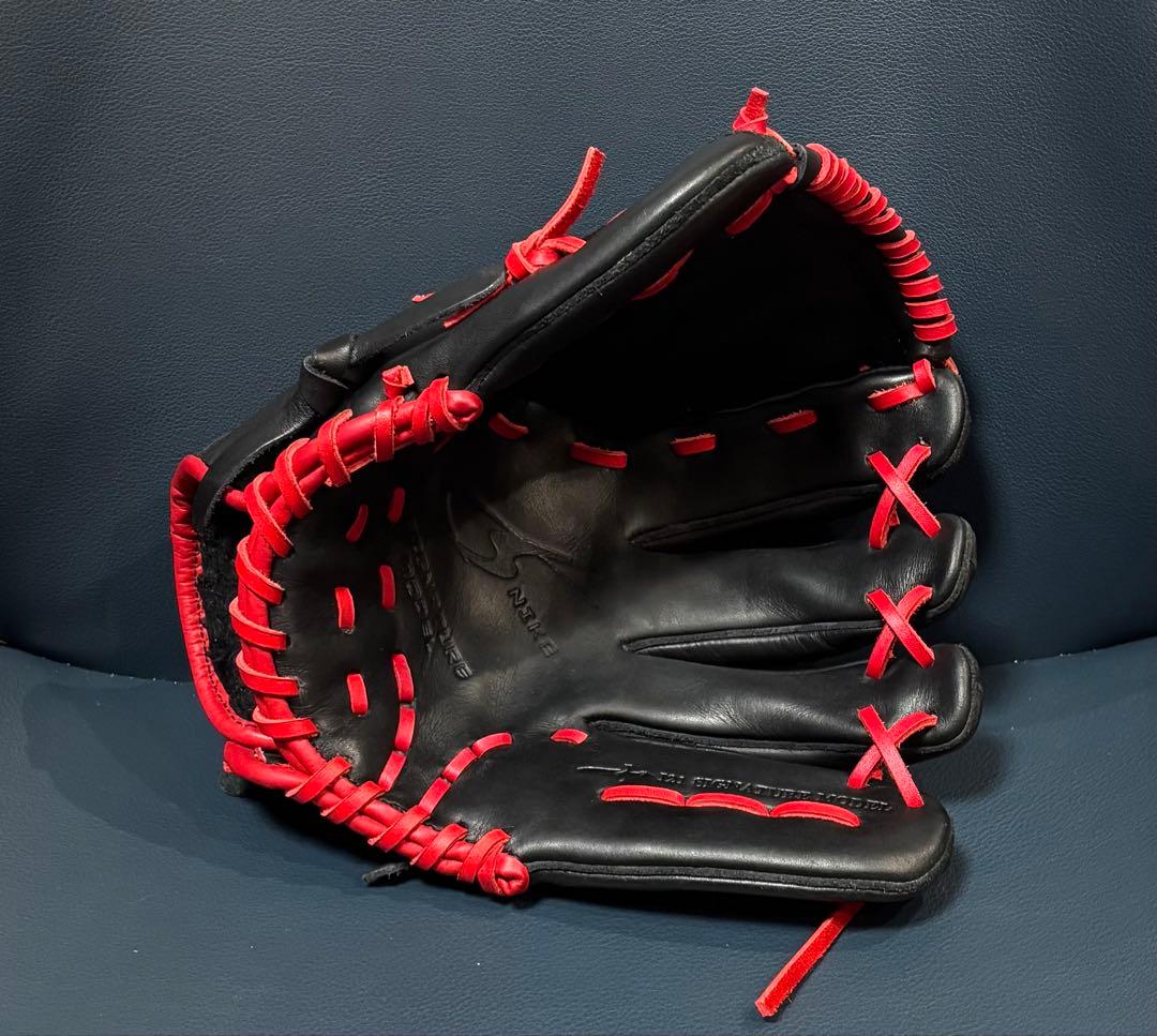 【匿名配送】入手困難ナイキ　軟式オリジナルカスタム　岩隈久志モデル　投手