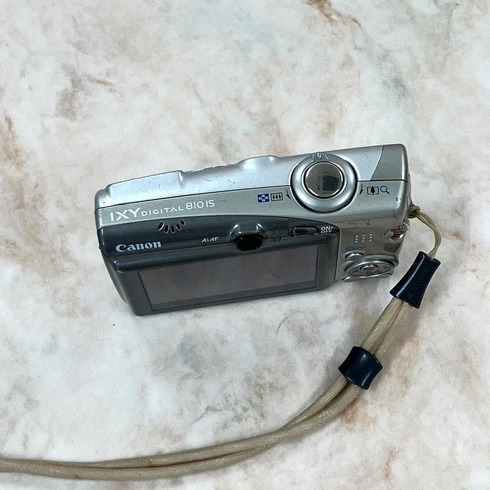 #2805-3　Canon　IXY810IS　キャノン　デジタルカメラ　ジャンク