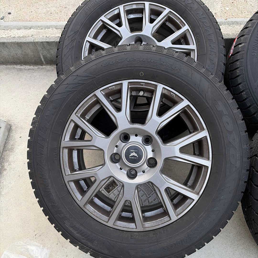 スタッドレス 205/65R16