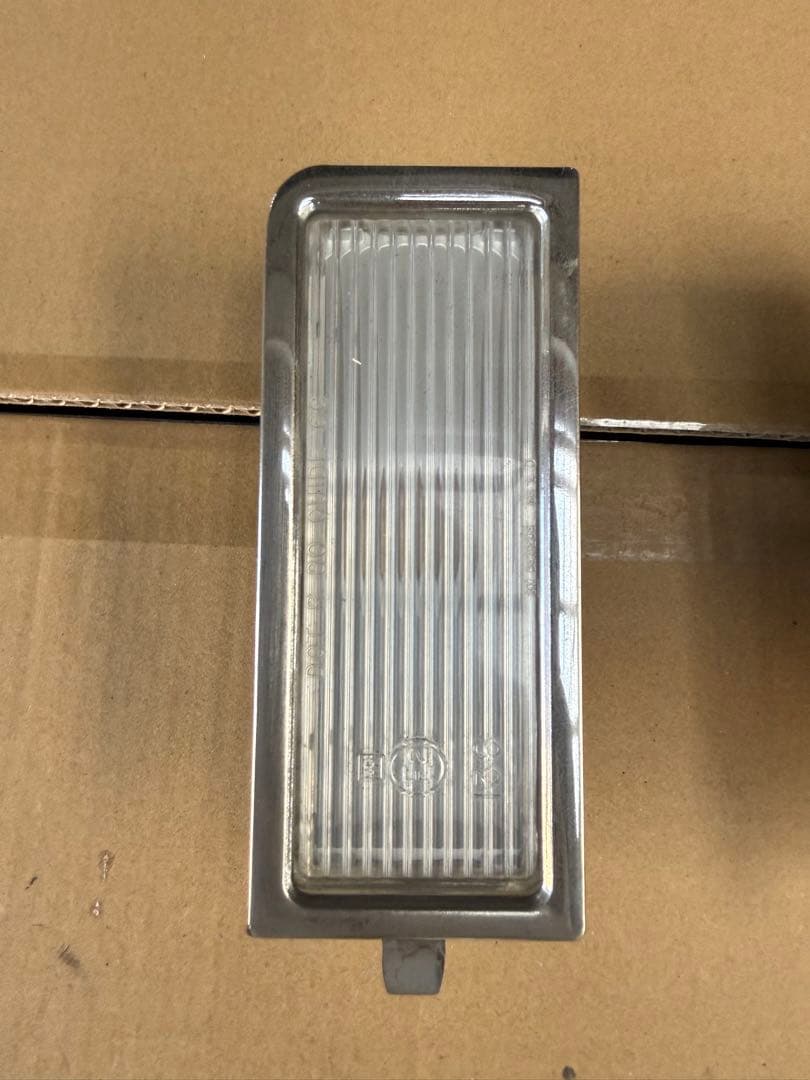 H*o様 キャデラック　ブロアム　80〜92 バックランプレンズ　フレームセット