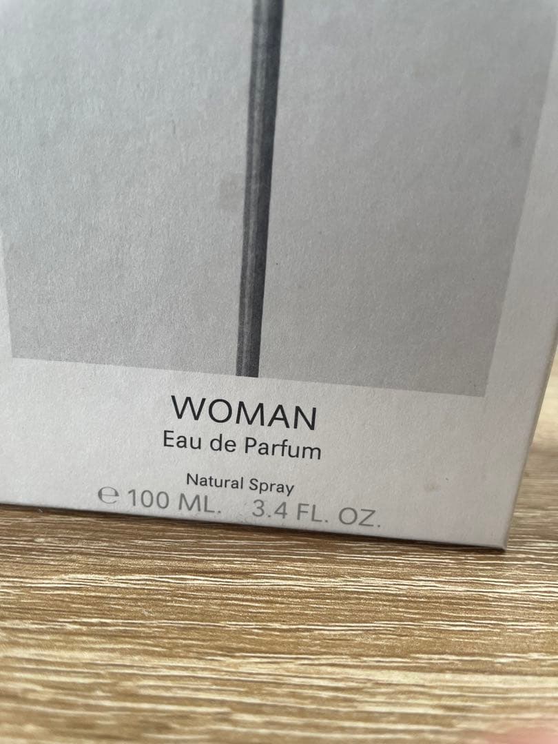 【早い者勝ち】LOEWE 001 WOMAN オードパルファン 100ml 箱付