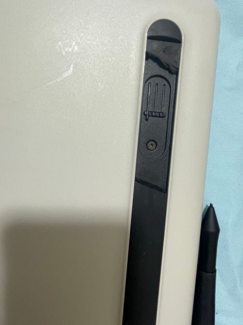 【ジャンク】ワコム DTC133 液晶ペンタブレット