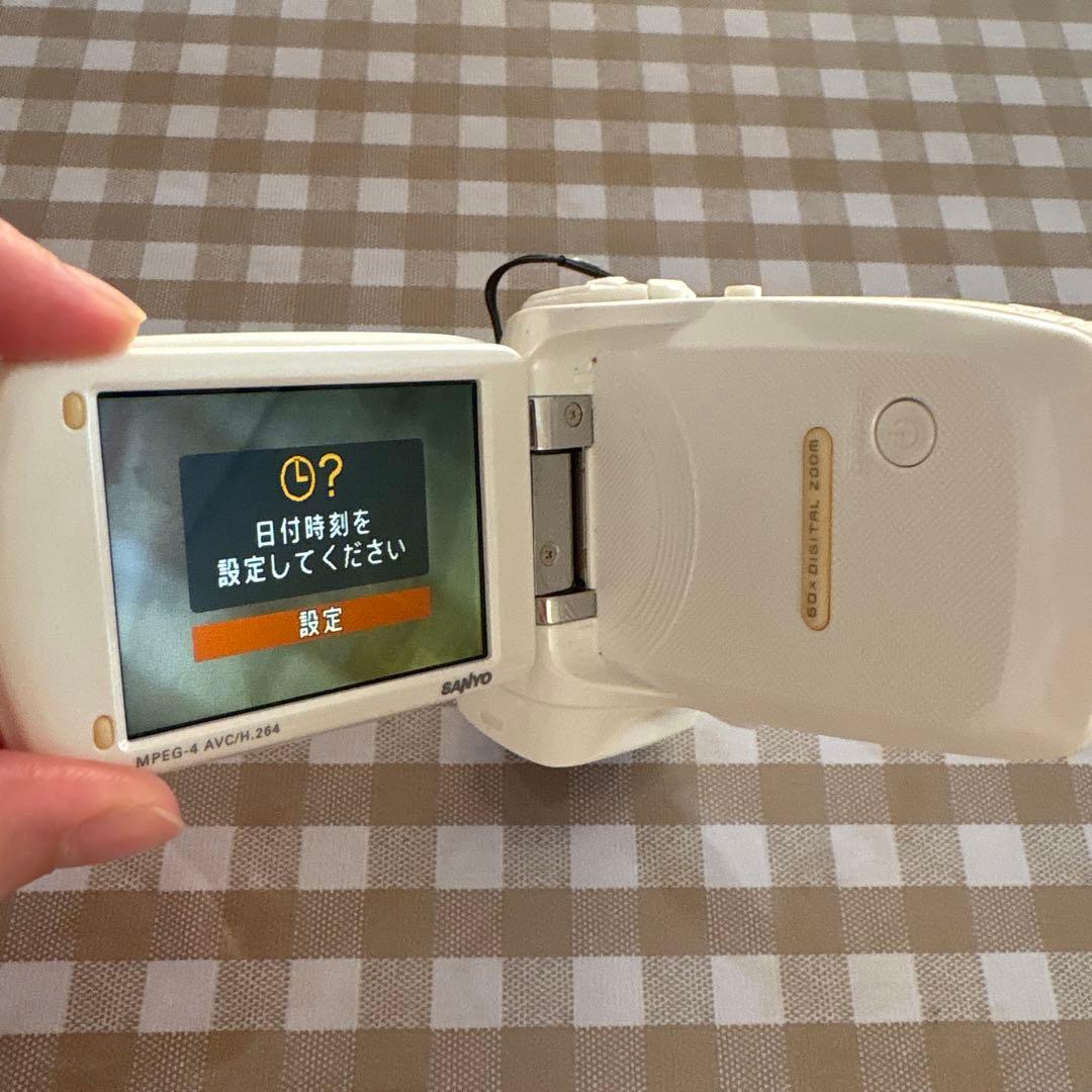 動作品　【Xacti】SANYO デジタルムービーカメラ DMX-CG9(W)