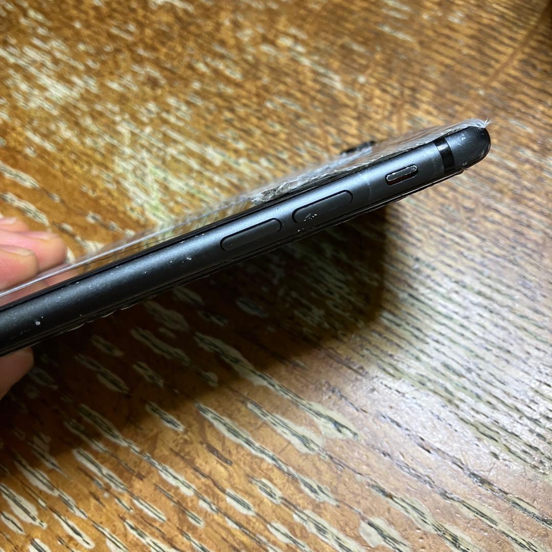 iPhone 8 画面割れ 背面割れ