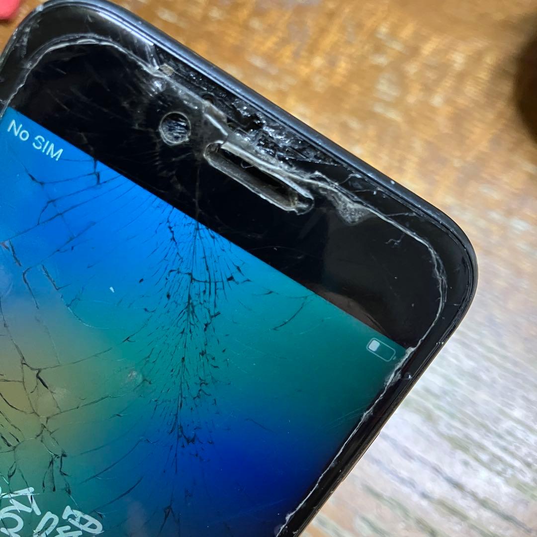 iPhone 8 画面割れ 背面割れ