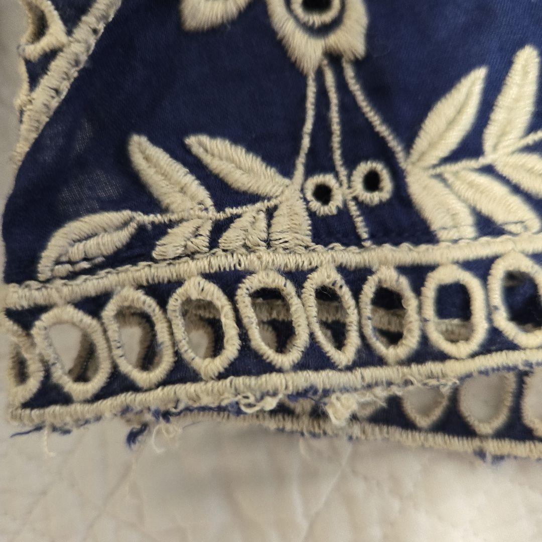 シーニューヨーク 刺繍入りネイビー長袖ブラウス