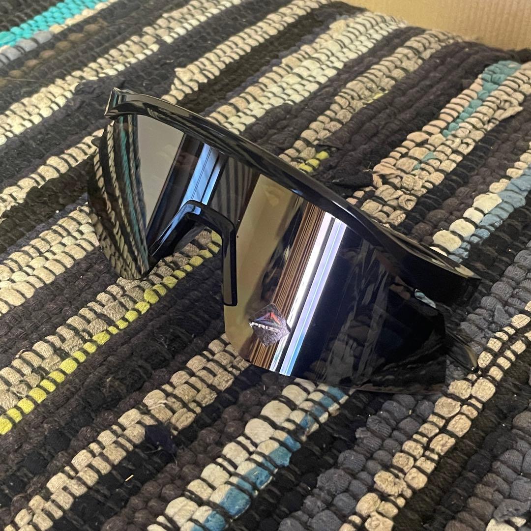 OAKLEY ブラック　サングラスケース付き　9229