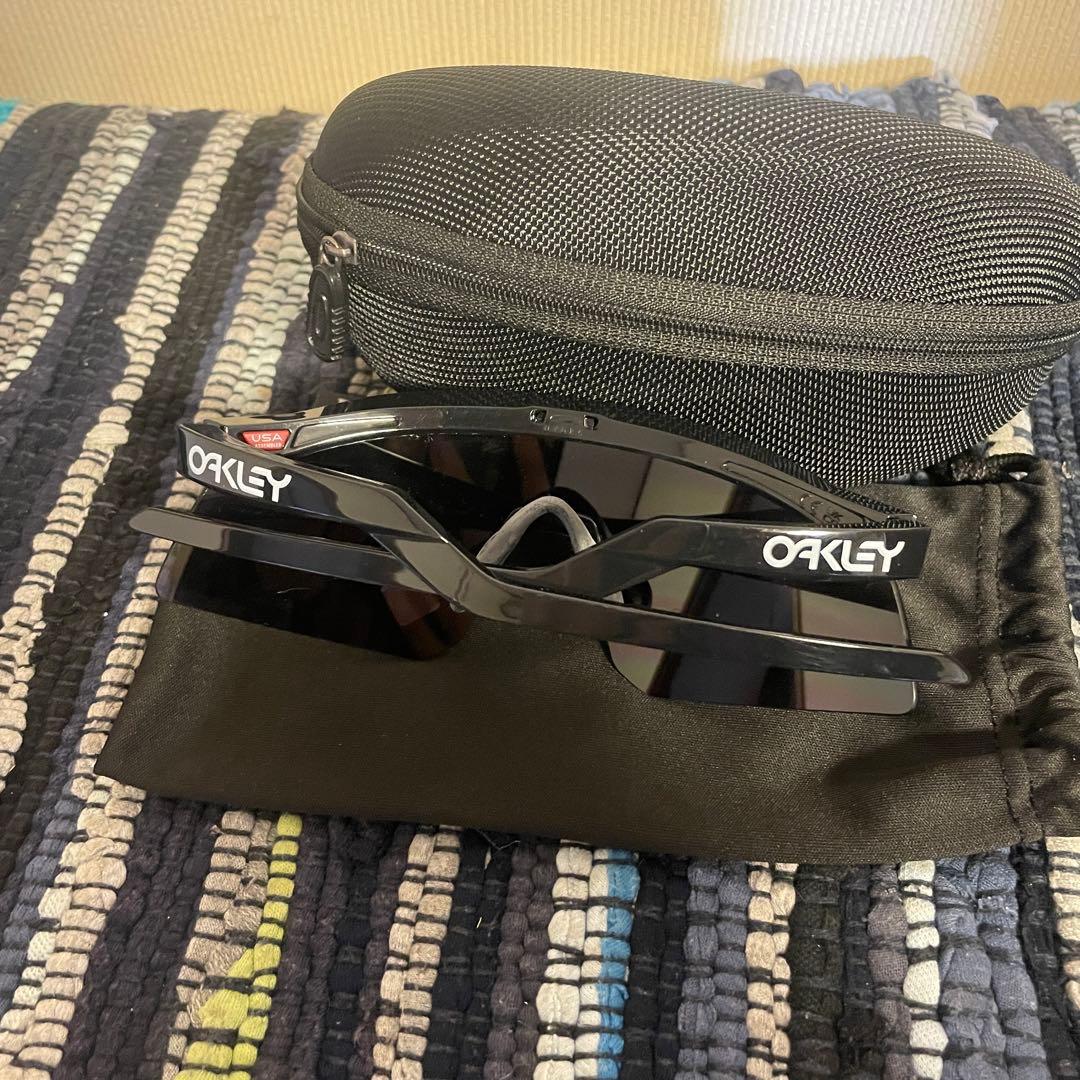 OAKLEY ブラック　サングラスケース付き　9229