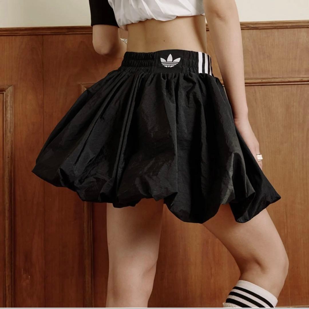 アディダス ブラック フレアスカート