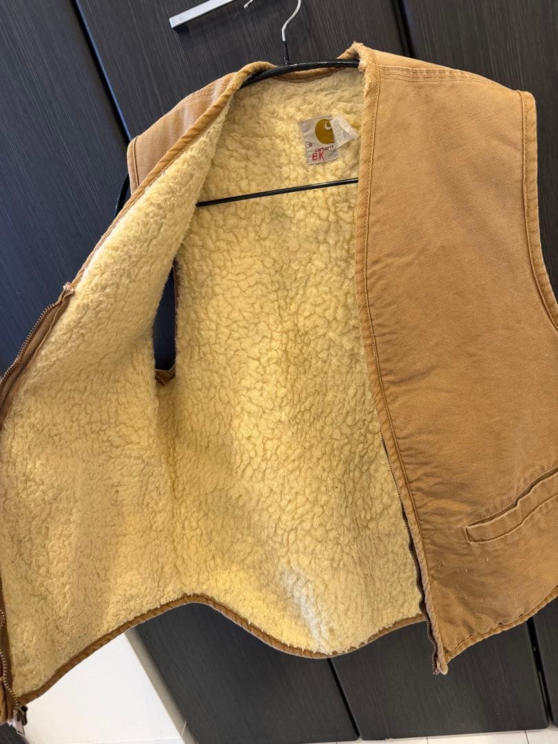 はなや　　carhartt ベスト