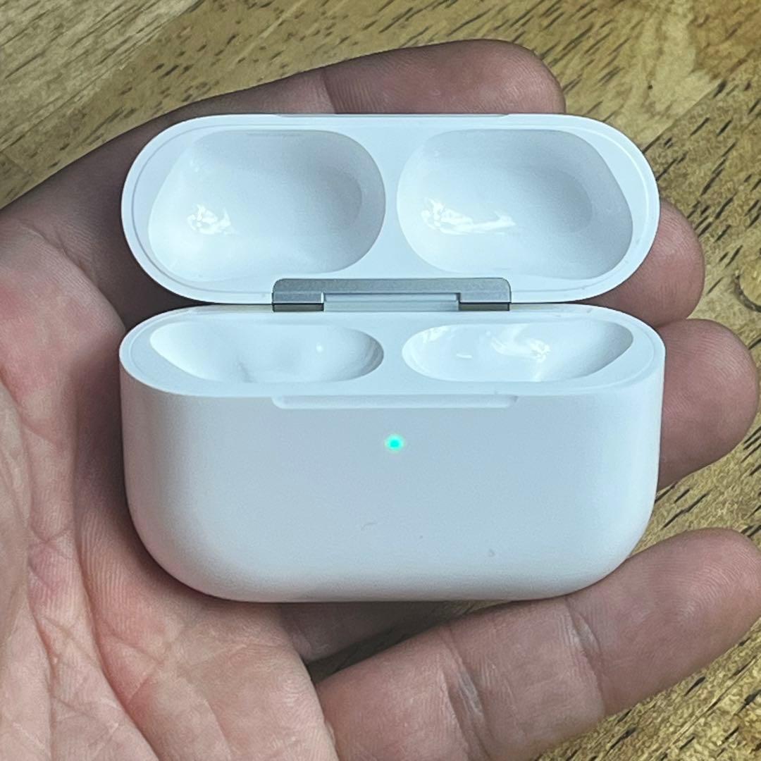 新品 AirPods Pro 第3世代 A3122 エアーポッズ プロ ケース