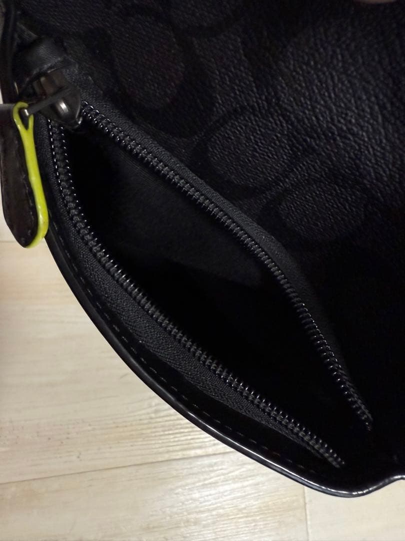 Coach ブラック ショルダーバッグ+キーホルダー