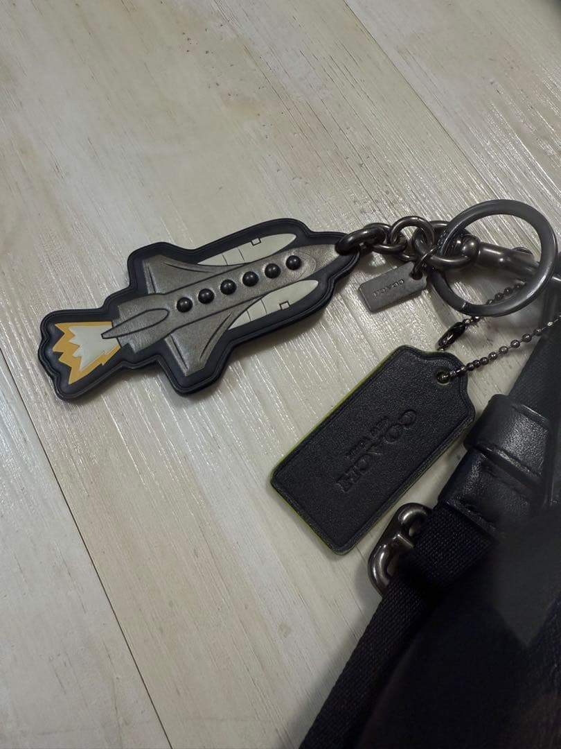 Coach ブラック ショルダーバッグ+キーホルダー