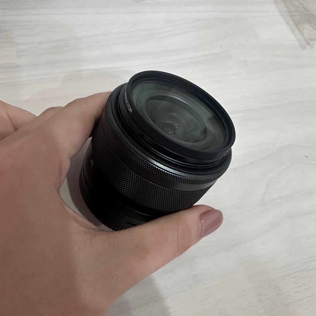 Canon EOS Kiss M ダブルレンズ ブラックフィルター・フィルム付き