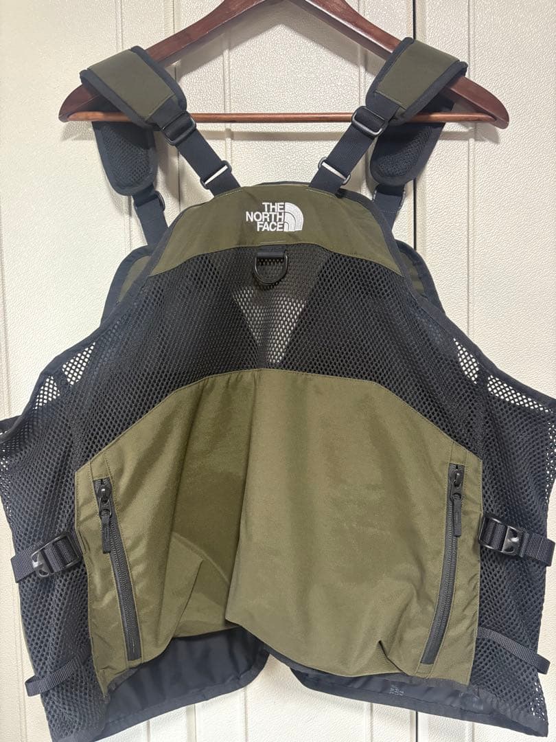 希少なLサイズ！【ほぼ未使用】ノースフェイス ギアメッシュベスト ニュートープ