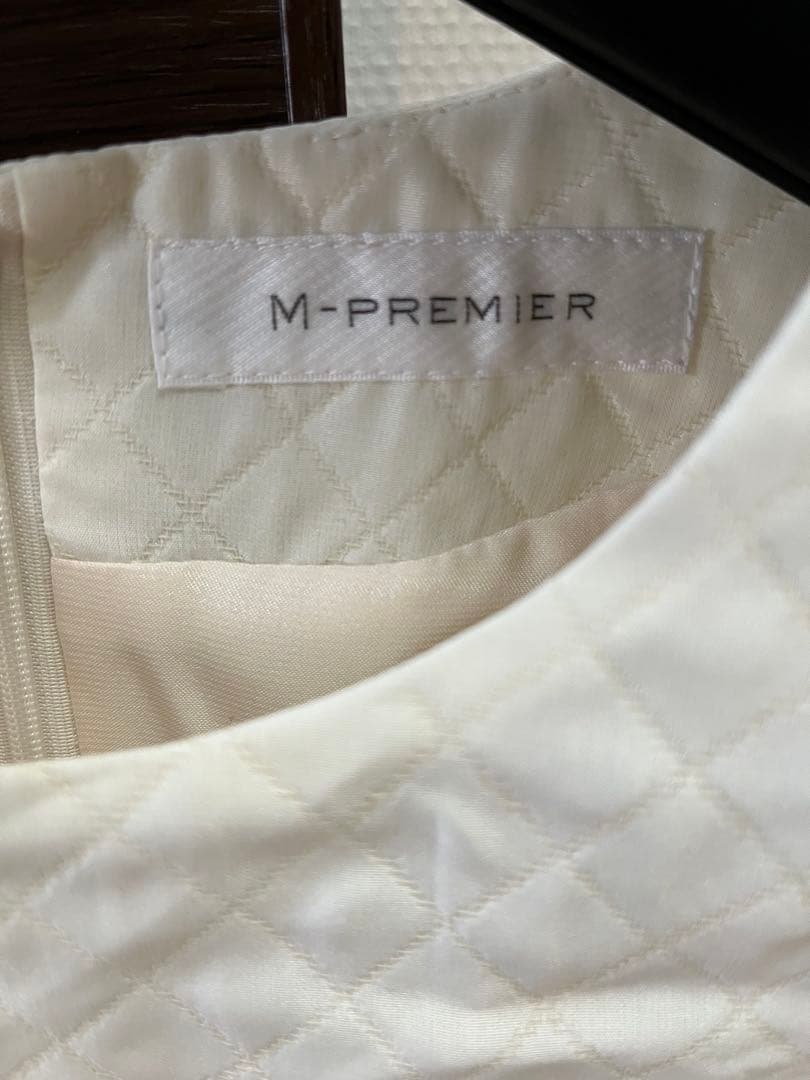 タイムセール　エムプルミエ　キルトライクジャガードフレアワンピース　ホワイト