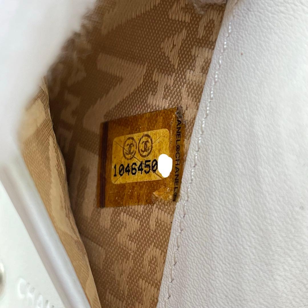 CHANEL 長財布 ラウンドファスナー ココマーク キルティング チャーム付き