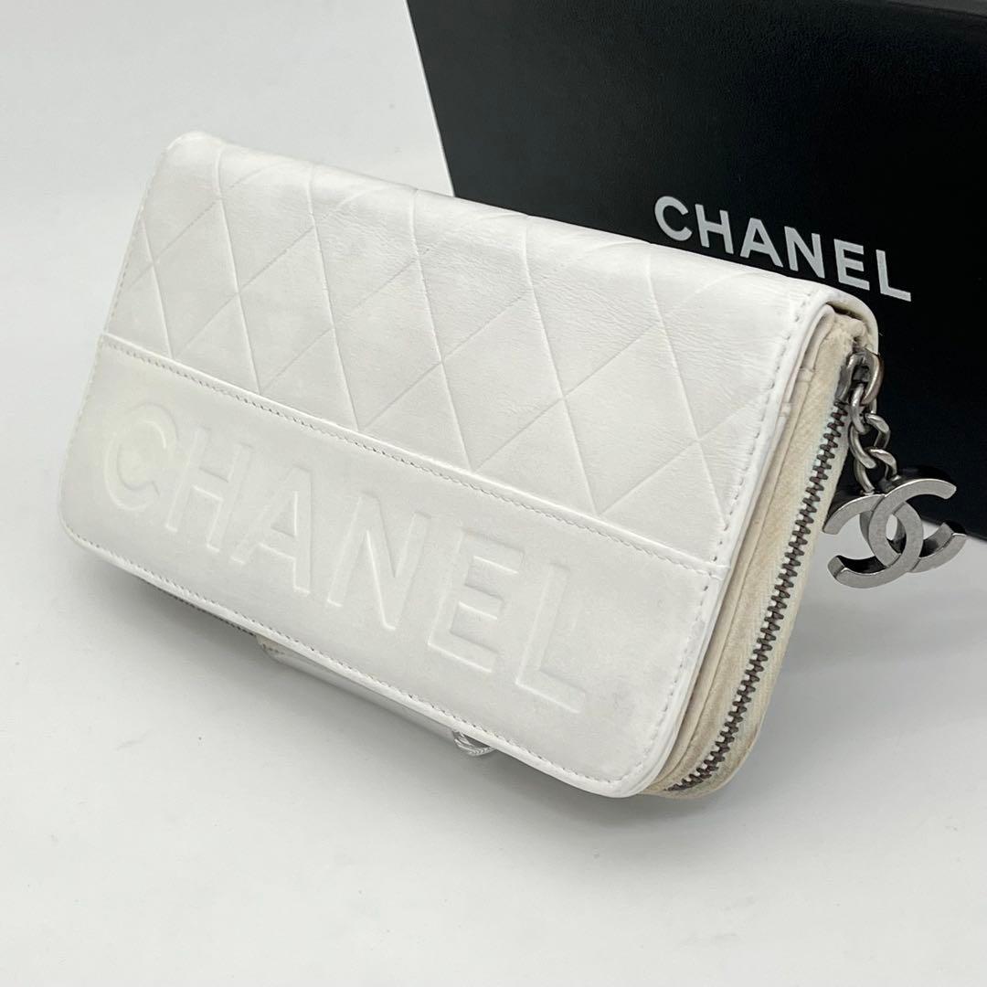 CHANEL 長財布 ラウンドファスナー ココマーク キルティング チャーム付き
