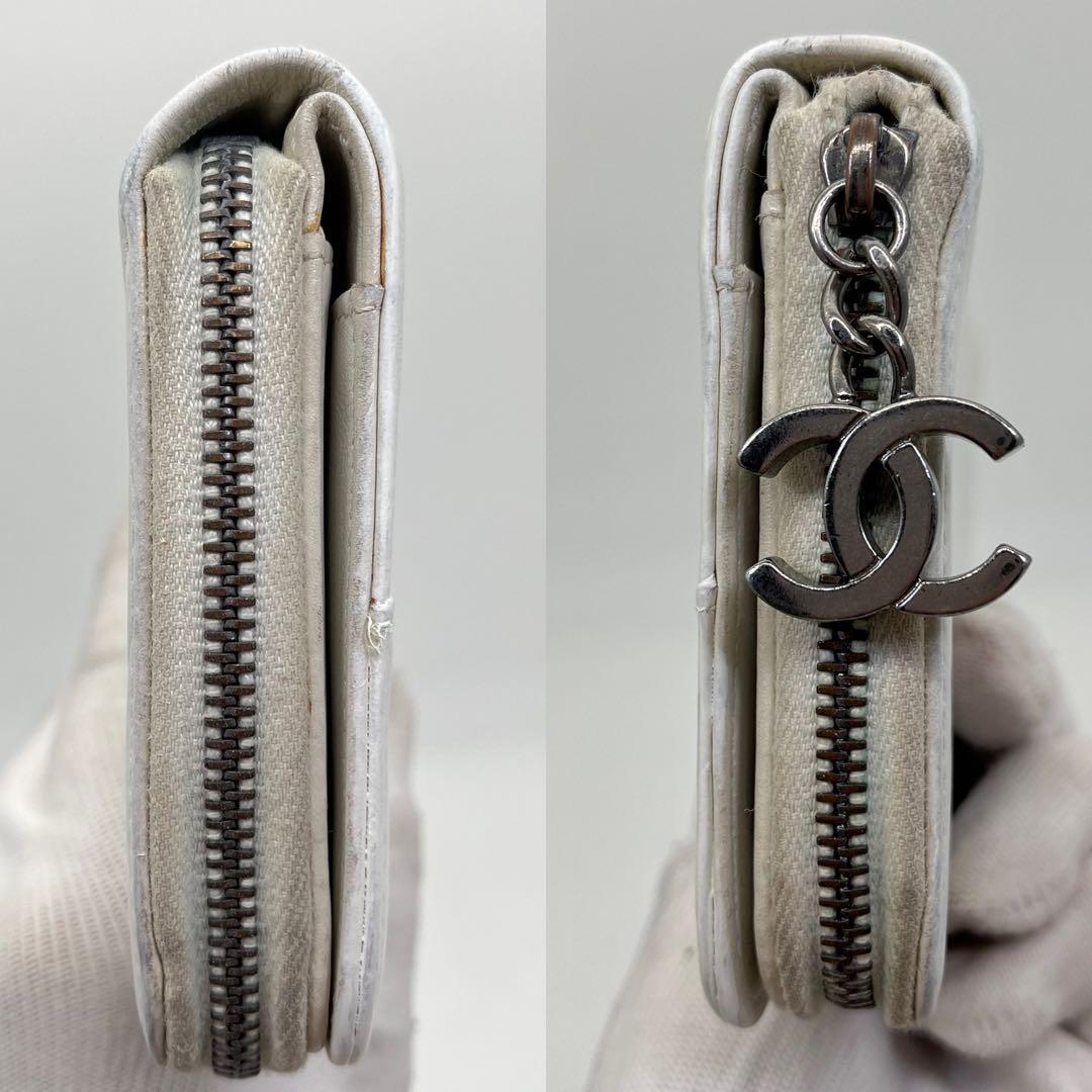 CHANEL 長財布 ラウンドファスナー ココマーク キルティング チャーム付き