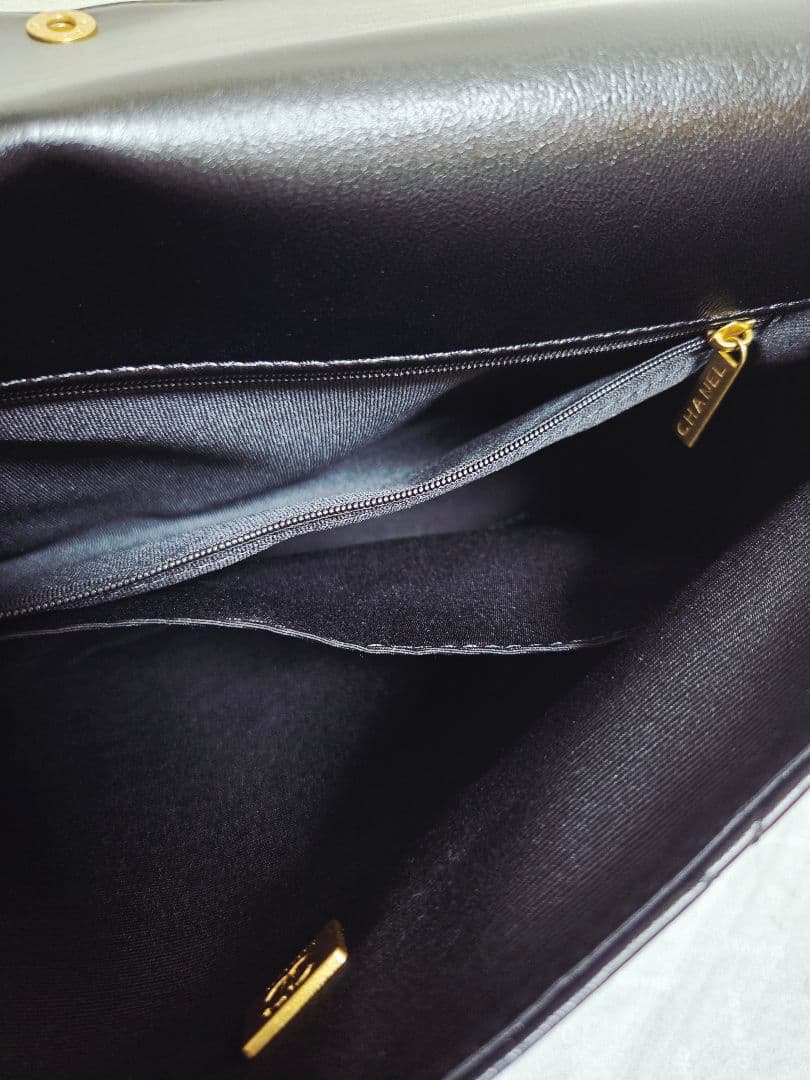 *レザーショルダーバッグ*　ゴールド、チェーン　キルティングА4