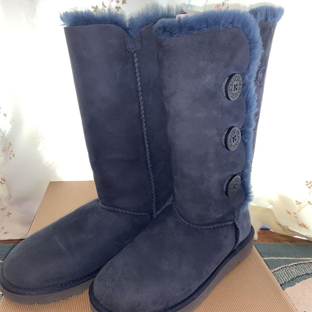 UGG アグ トリプルベイリーボタン・ムートンブーツ