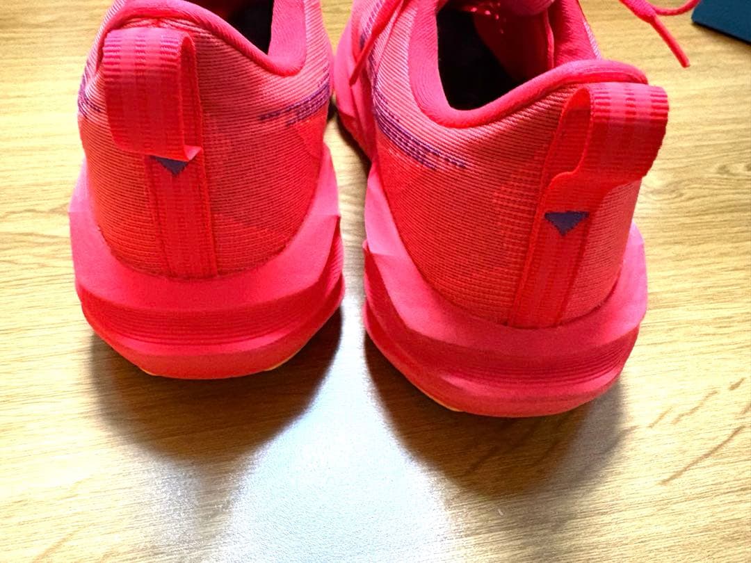 スパイク・シューズ ASICS Novablast 5 Flash Red 27cm