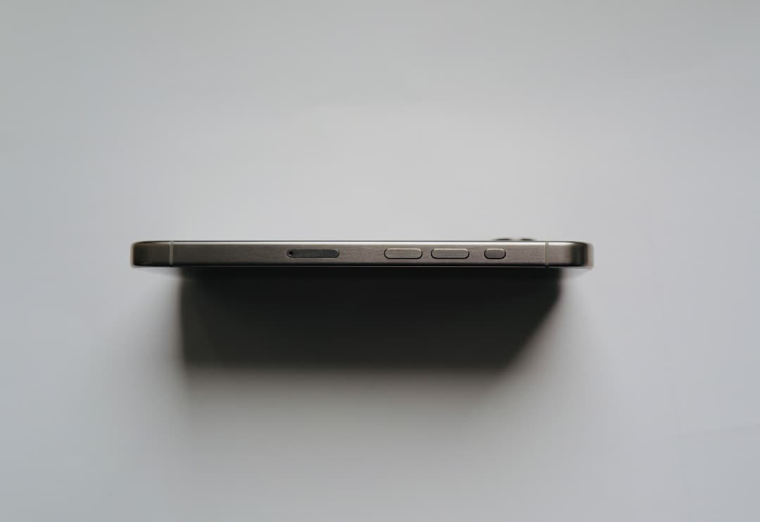 超美品 iPhone 15 Pro ナチュラルチタン 256GB Simフリー