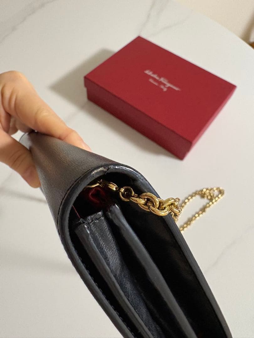 Salvatore Ferragamo フェラガモ チェーンウォレット バッグ