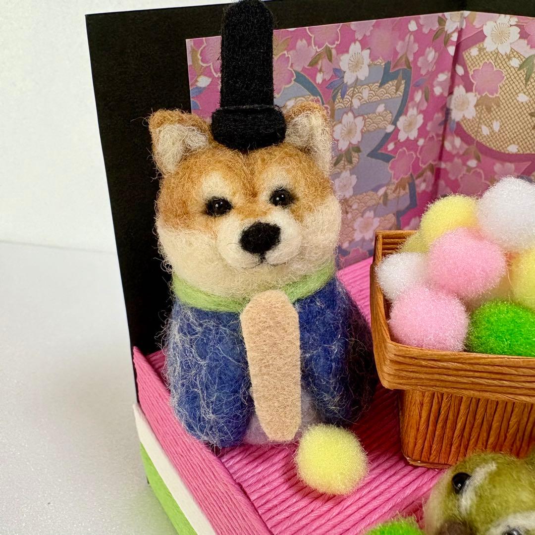 ひな祭り♡菱餅に乗った柴犬ちゃんのお雛様(羊毛フェルト)