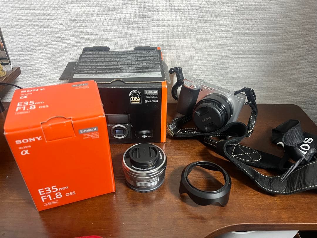 SONY α 6400とsel35 f18 レンズ ミラーレスカメラ
