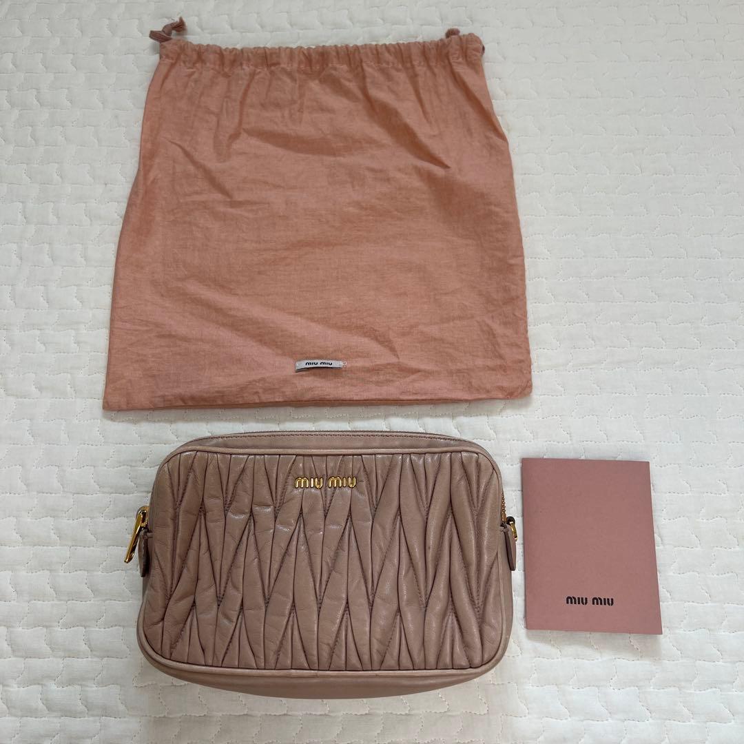 miu miu ショルダーバッグ