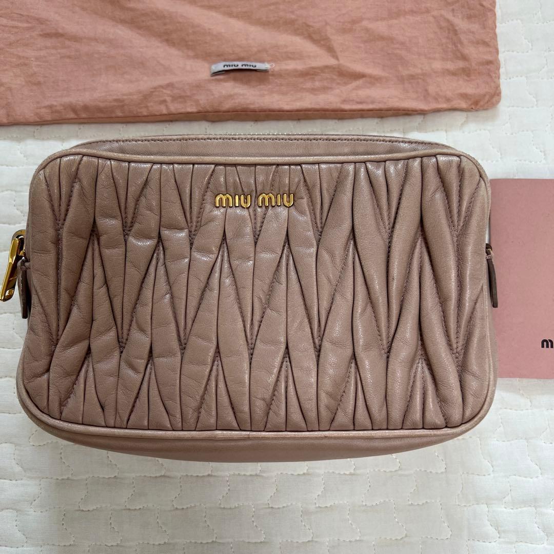 miu miu ショルダーバッグ