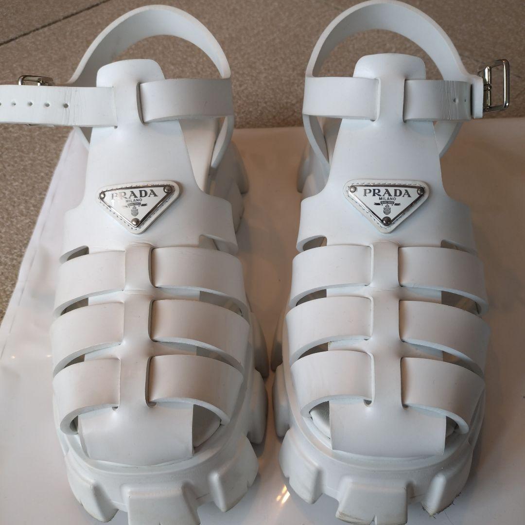 プラダ モノリス ラバー サンダル