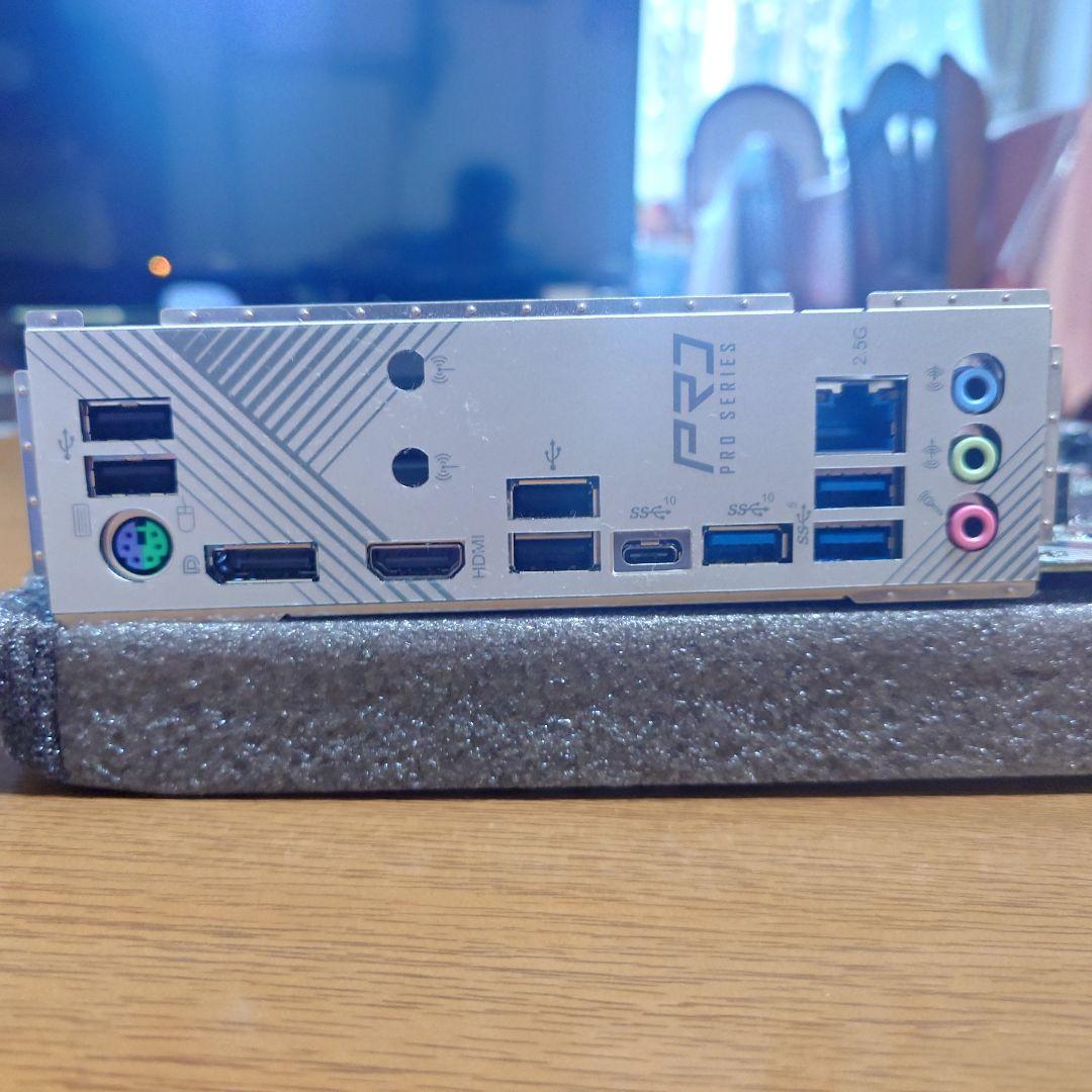 Z790 Pro RS/D4　と　i5-13400F