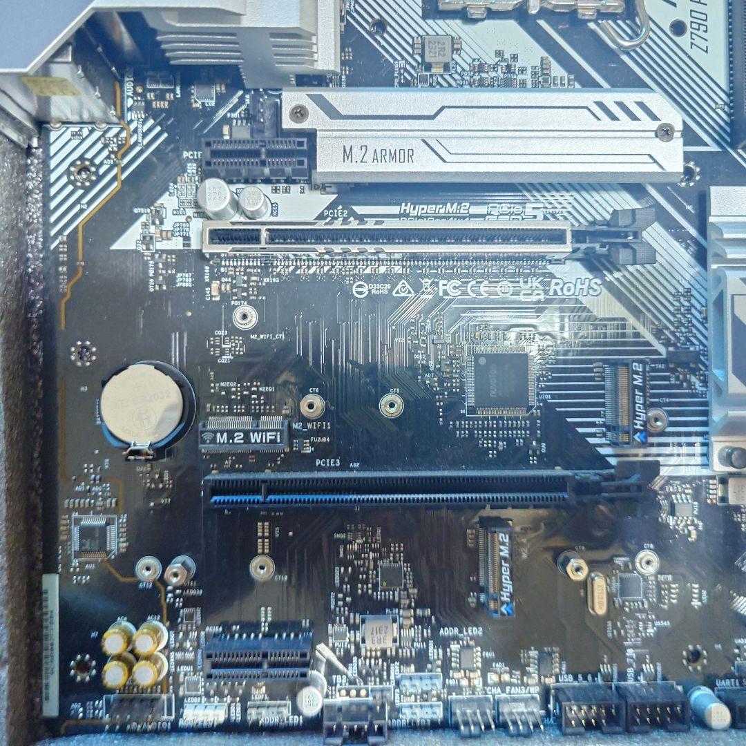 Z790 Pro RS/D4　と　i5-13400F