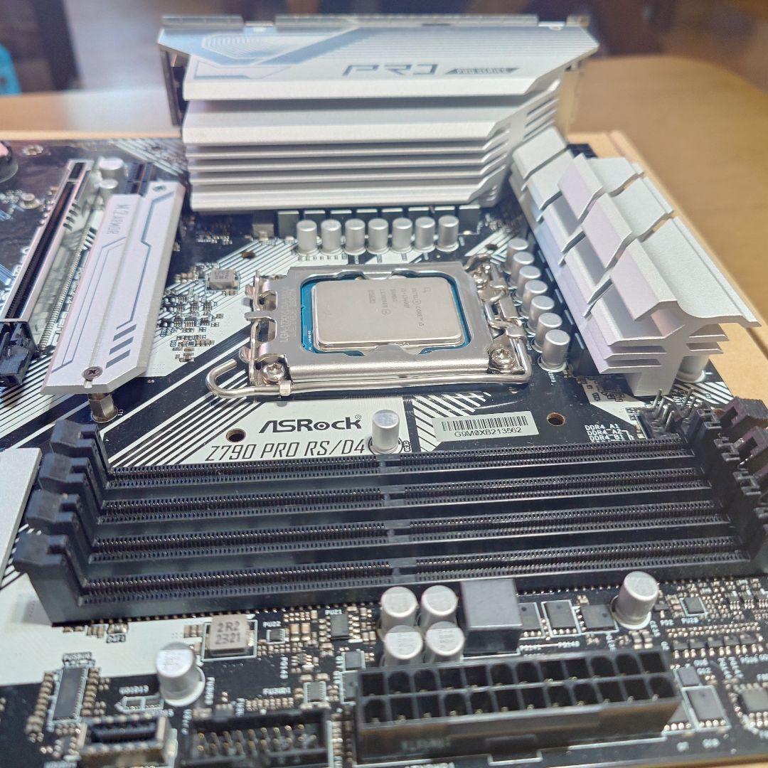 Z790 Pro RS/D4　と　i5-13400F