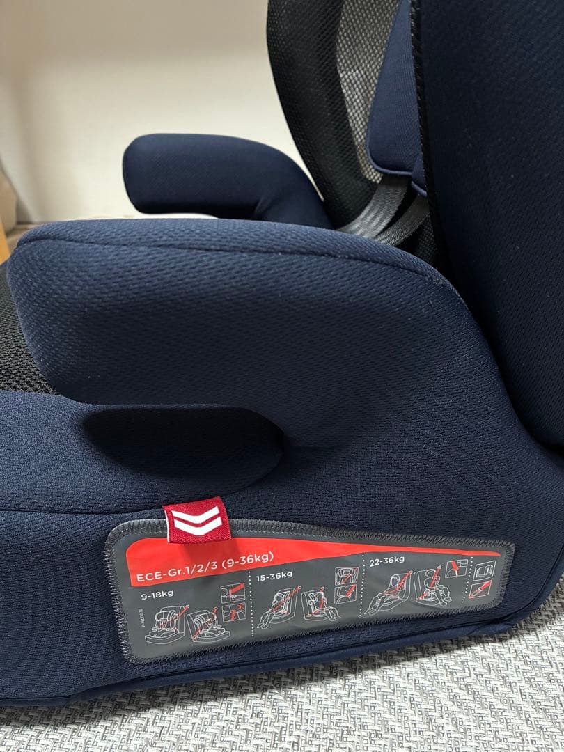 美品✴︎Joie ジュニアシートカトージエレベート　メッシュ　ネイビー