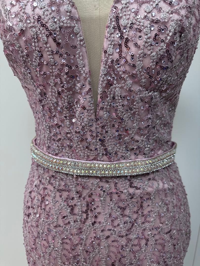 薄いピンク Vネック スパンコールドレス